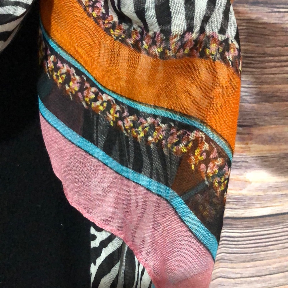 2x$20 Scarf Deal - Picture 4 of 7
